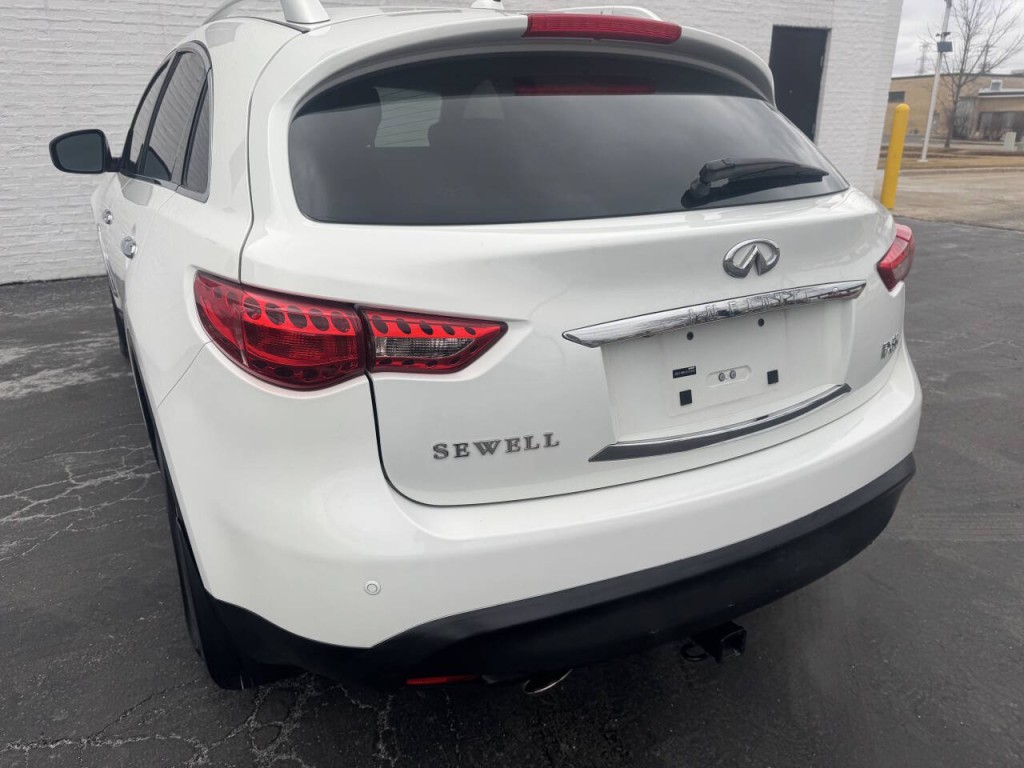 2012 INFINITI FX35 Image 17