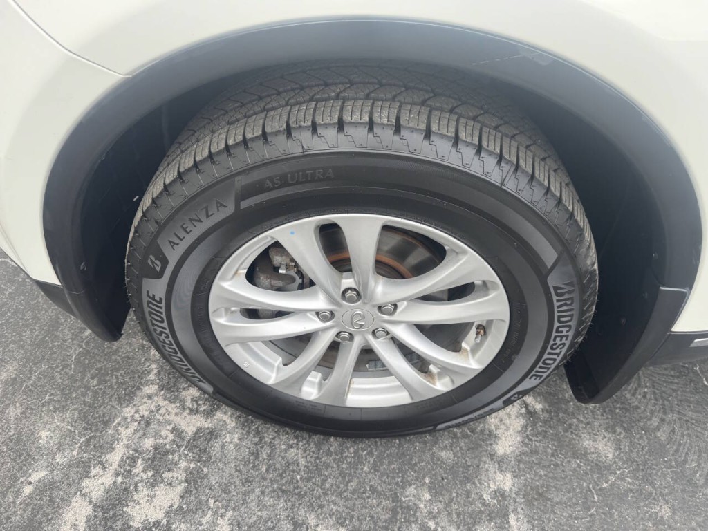 2012 INFINITI FX35 Image 19