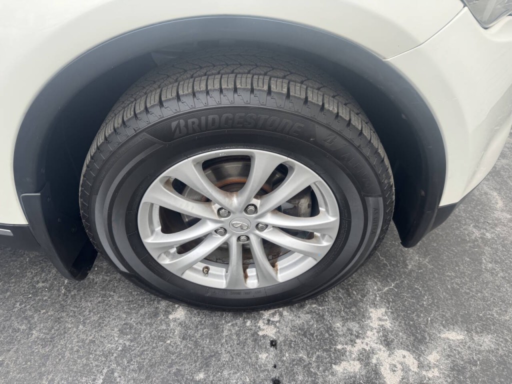 2012 INFINITI FX35 Image 22