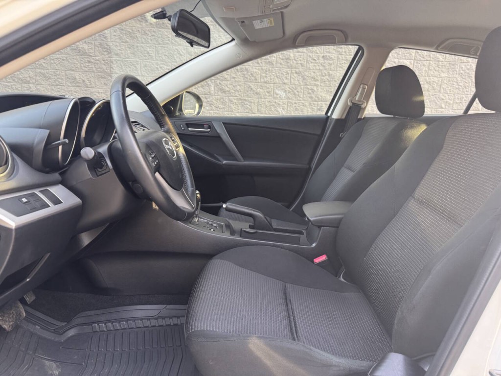 2012 Mazda Mazda3 Image 21