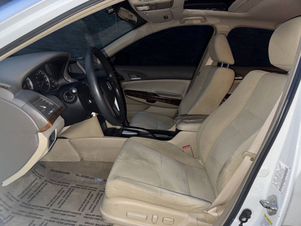 2009 Honda Accord Image 18