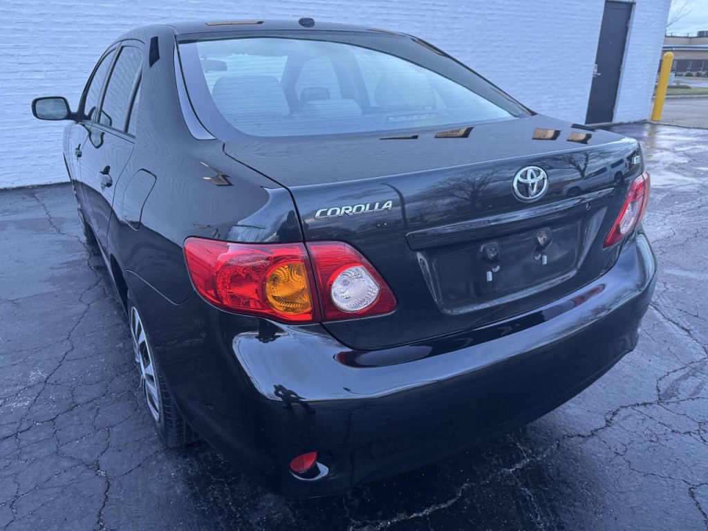 2010 Toyota Corolla Image 15
