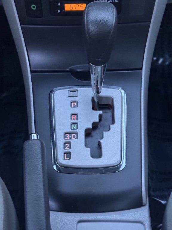 2010 Toyota Corolla Image 21