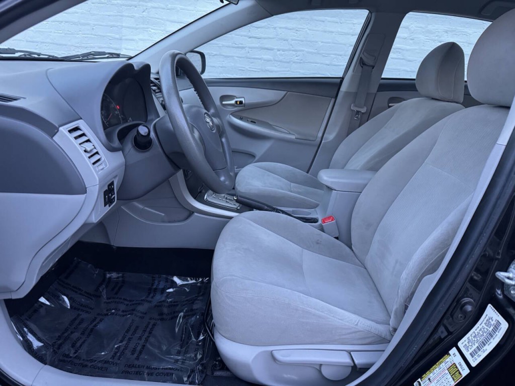 2010 Toyota Corolla Image 27