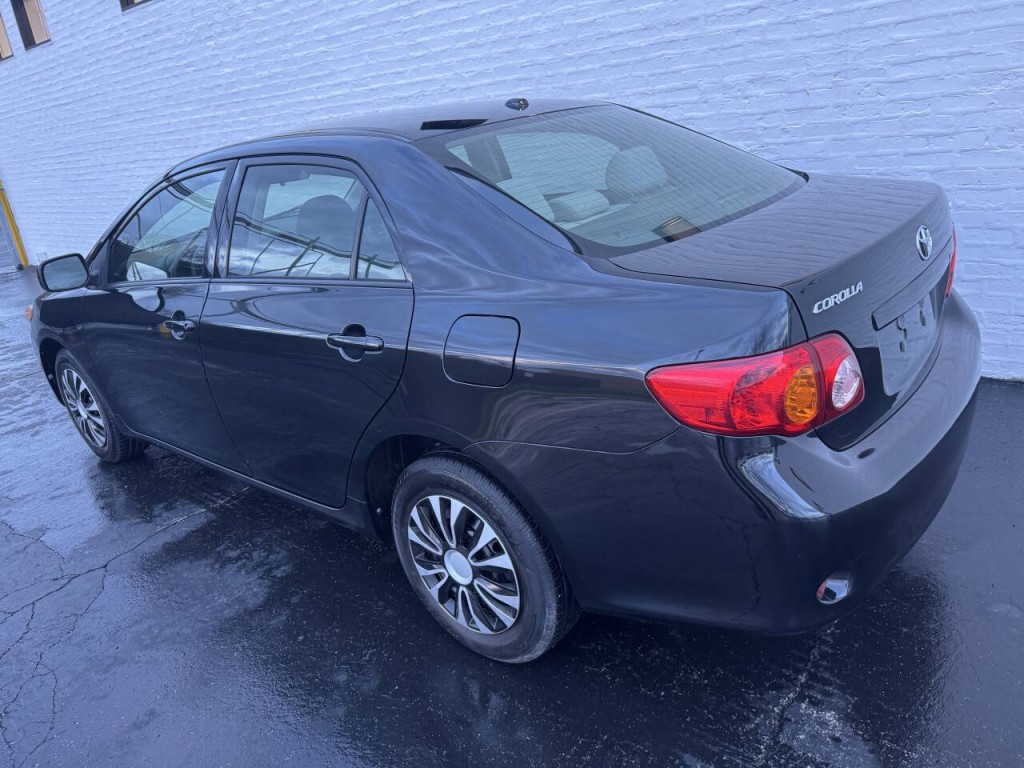 2010 Toyota Corolla Image 3