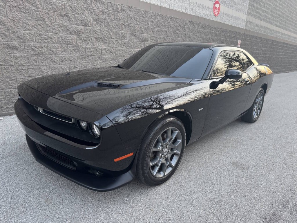 2017 Dodge Challenger Image 1
