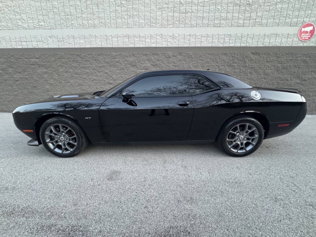2017 Dodge Challenger Image 6