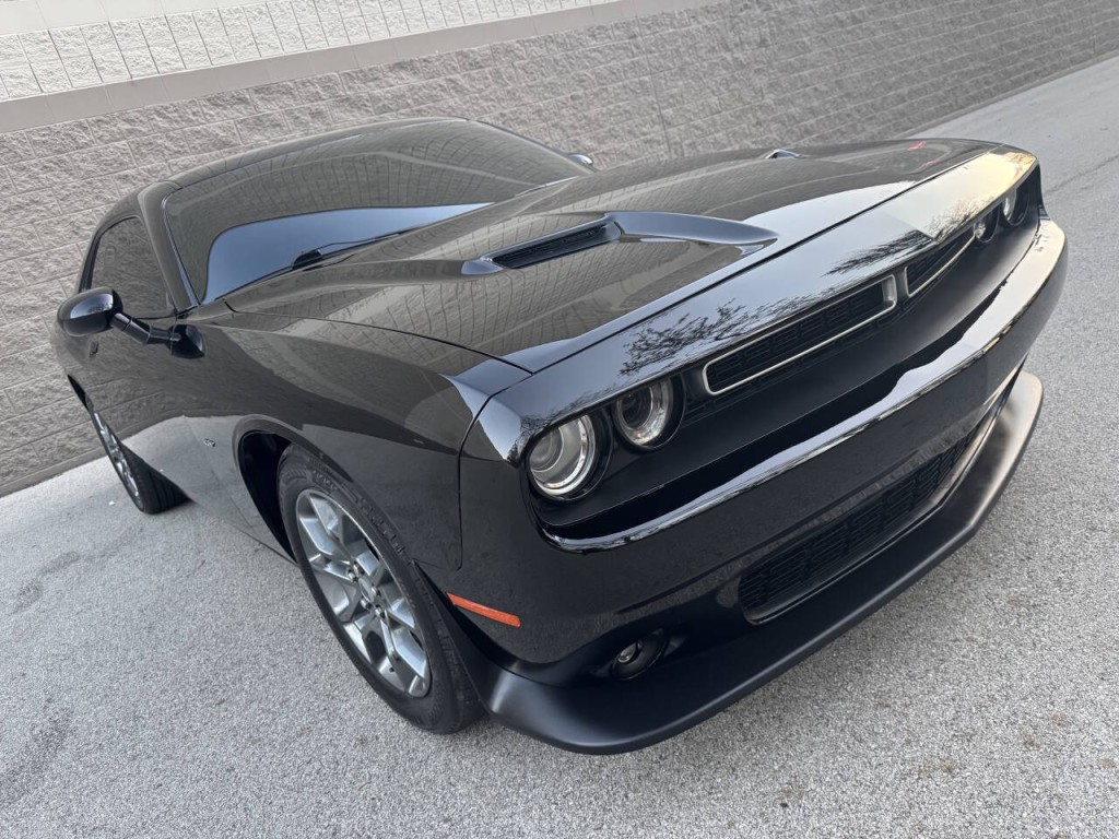 2017 Dodge Challenger Image 8