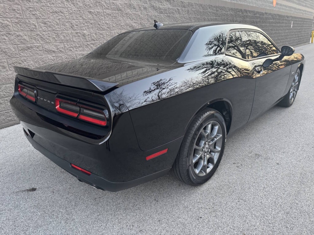 2017 Dodge Challenger Image 11