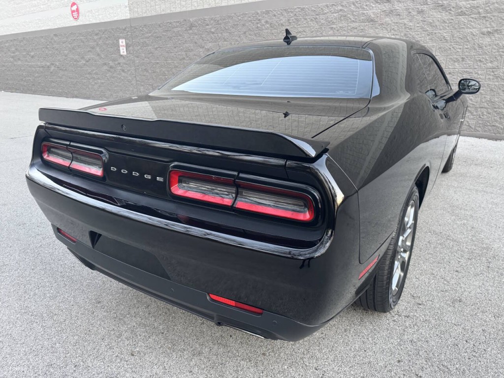 2017 Dodge Challenger Image 13