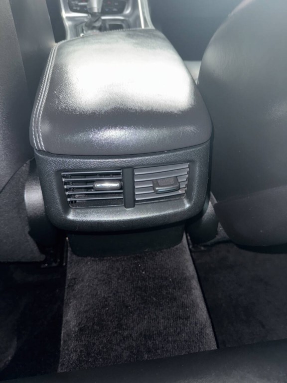 2017 Dodge Challenger Image 21