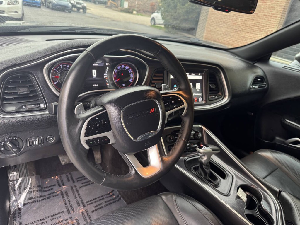 2017 Dodge Challenger Image 23