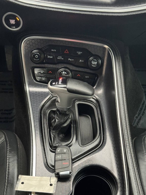2017 Dodge Challenger Image 25