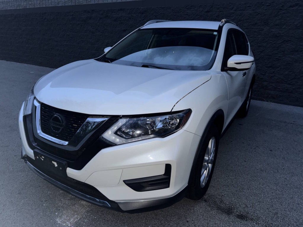 2018 Nissan Rogue Image 2