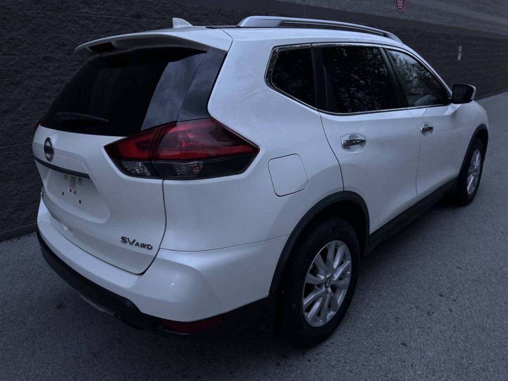 2018 Nissan Rogue Image 12