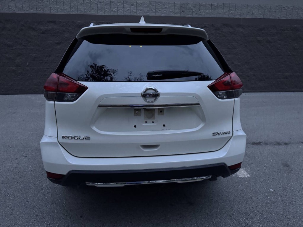 2018 Nissan Rogue Image 17