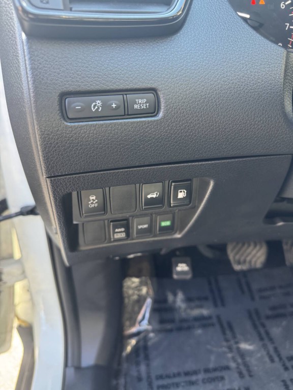 2018 Nissan Rogue Image 24