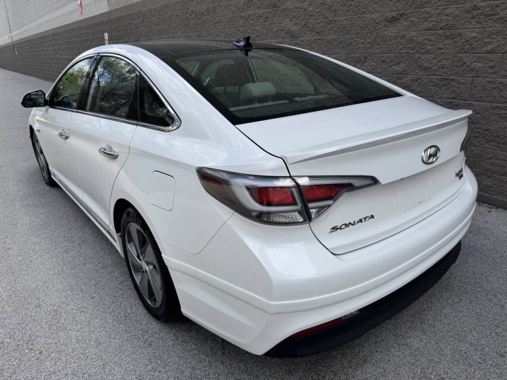 2016 Hyundai Sonata Image 3