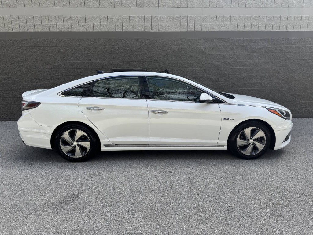 2016 Hyundai Sonata Image 9