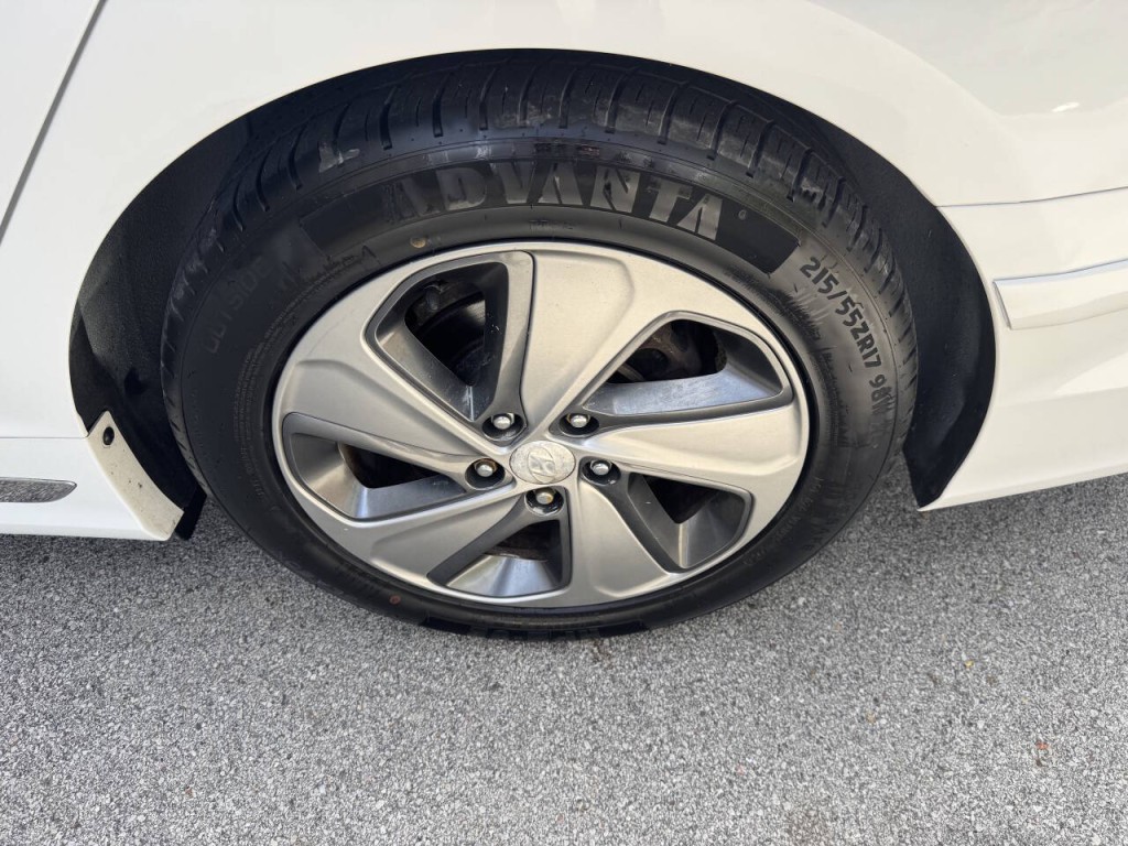 2016 Hyundai Sonata Image 17