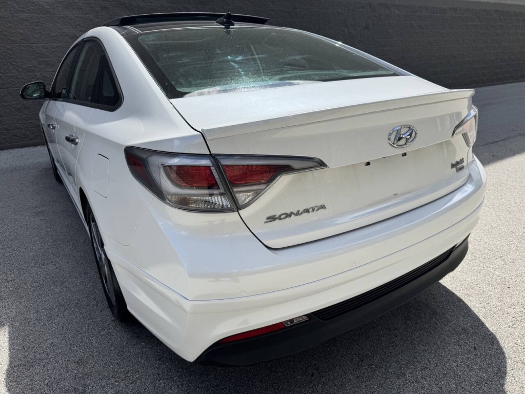 2016 Hyundai Sonata Image 18