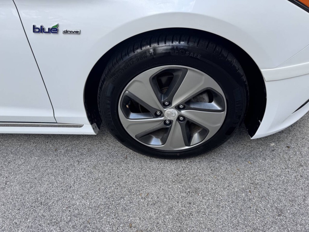 2016 Hyundai Sonata Image 20