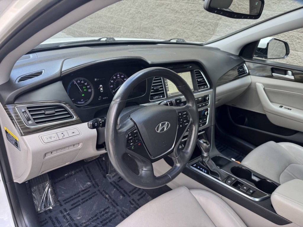 2016 Hyundai Sonata Image 22