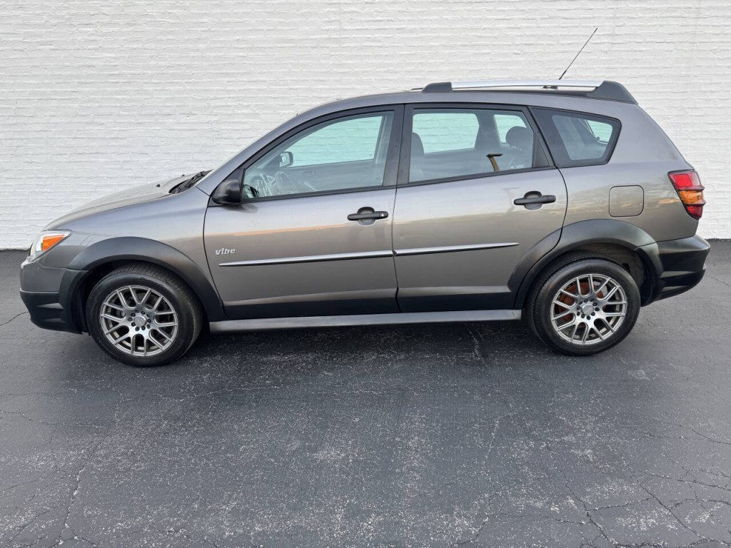 2006 Pontiac Vibe Image 2