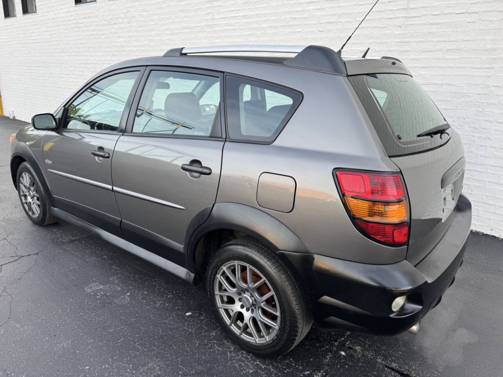 2006 Pontiac Vibe Image 3
