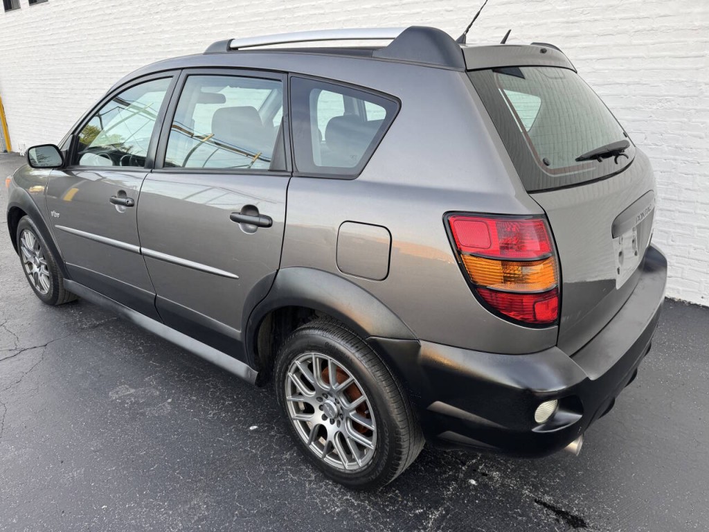 2006 Pontiac Vibe Image 4