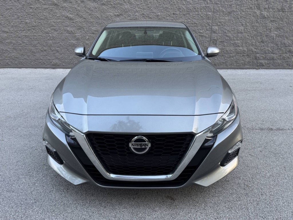 2020 Nissan Altima Image 2