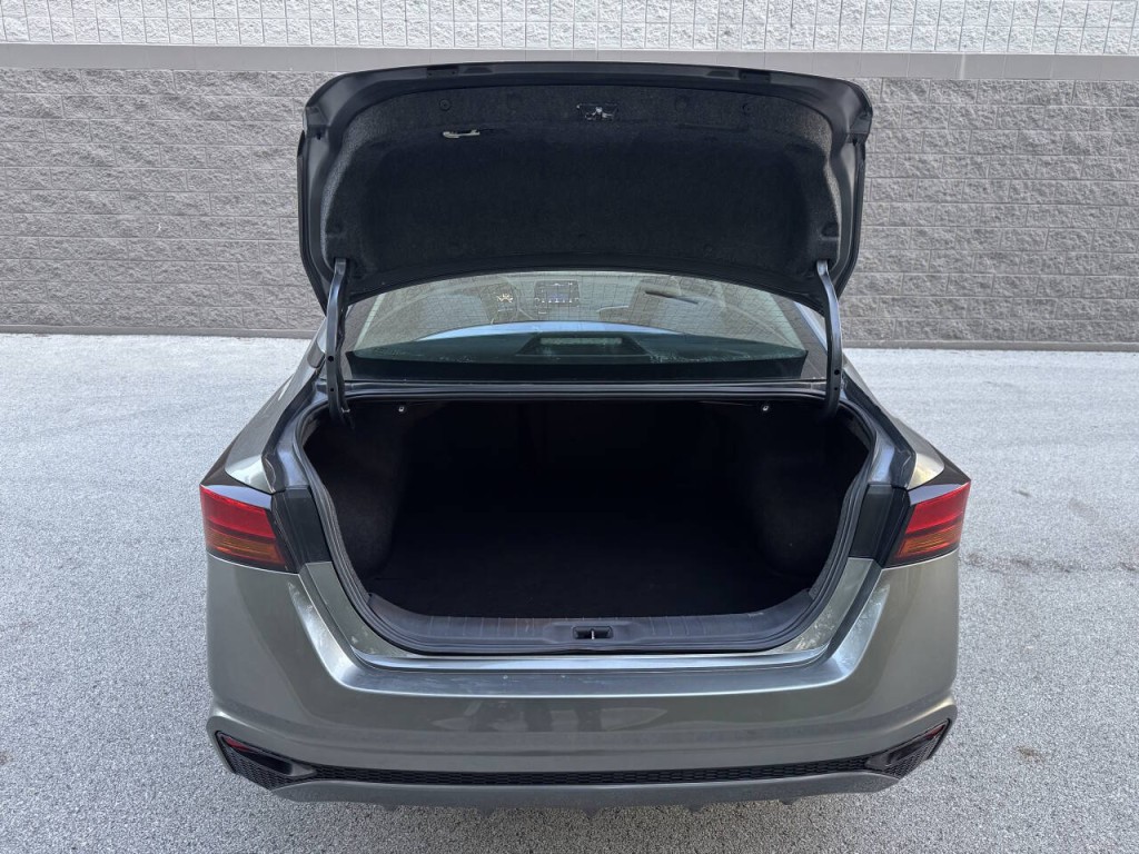 2020 Nissan Altima Image 9