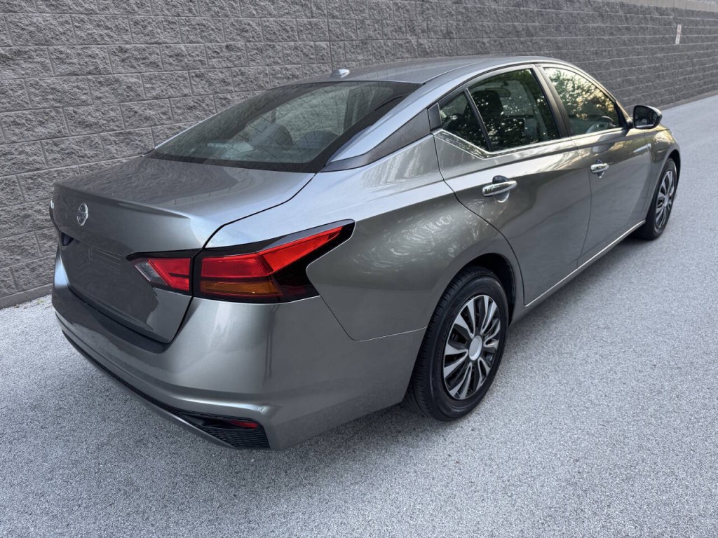 2020 Nissan Altima Image 11