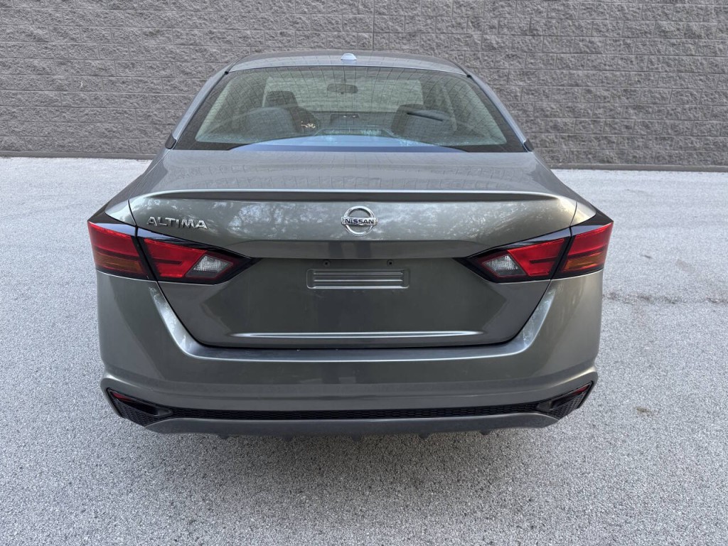 2020 Nissan Altima Image 13