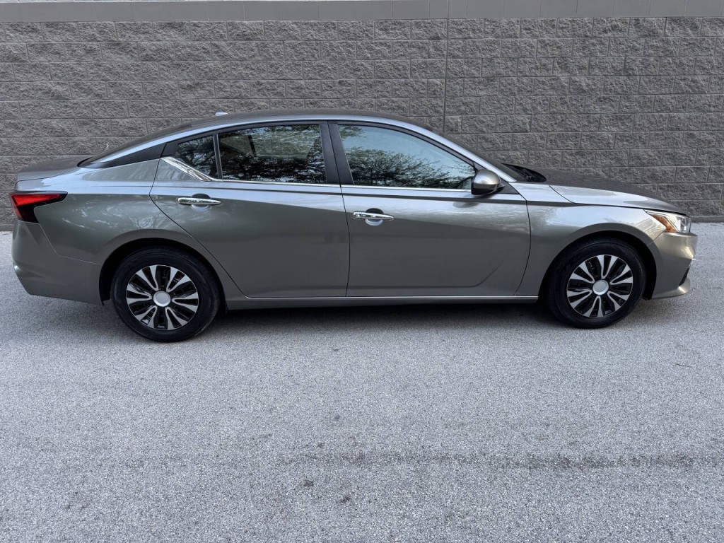 2020 Nissan Altima Image 14
