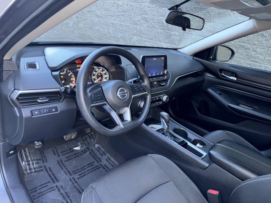 2020 Nissan Altima Image 15