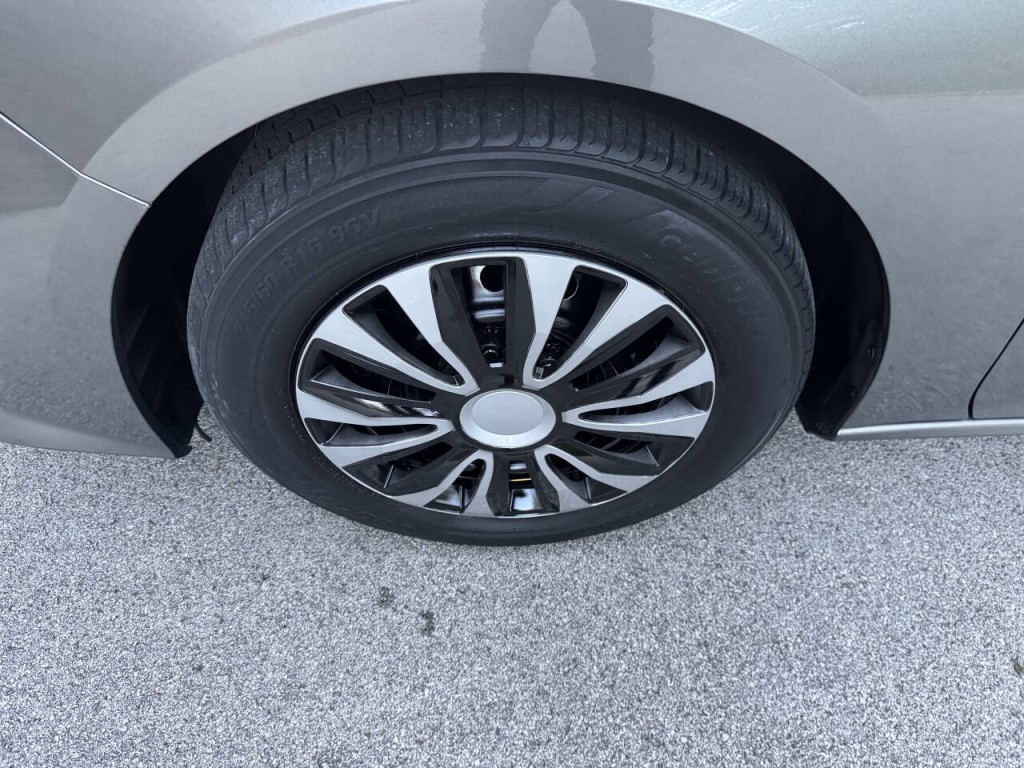 2020 Nissan Altima Image 18