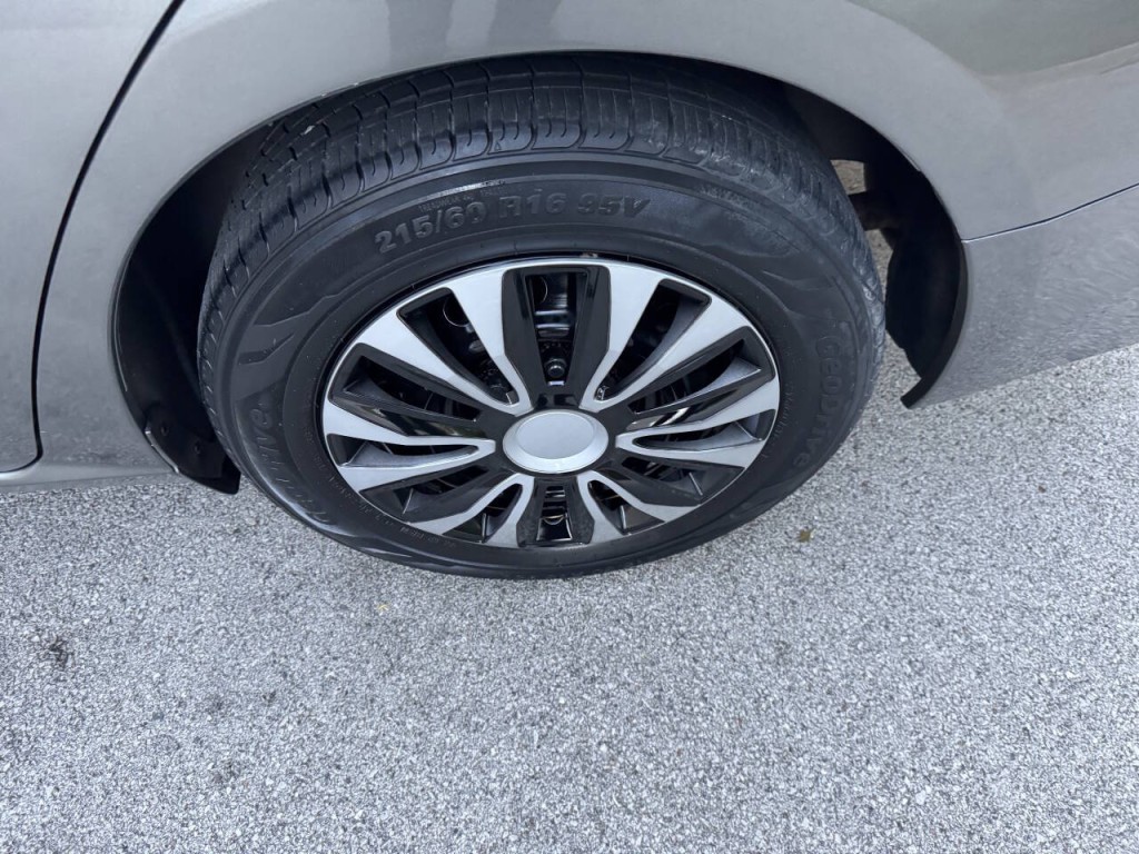 2020 Nissan Altima Image 19