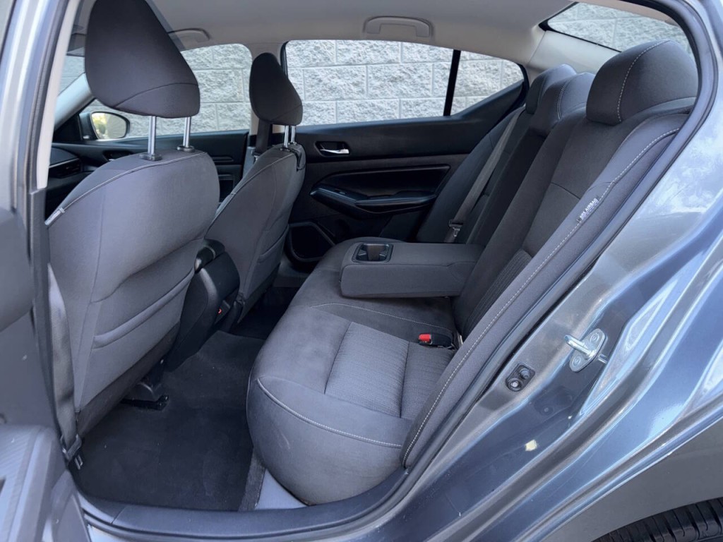 2020 Nissan Altima Image 23