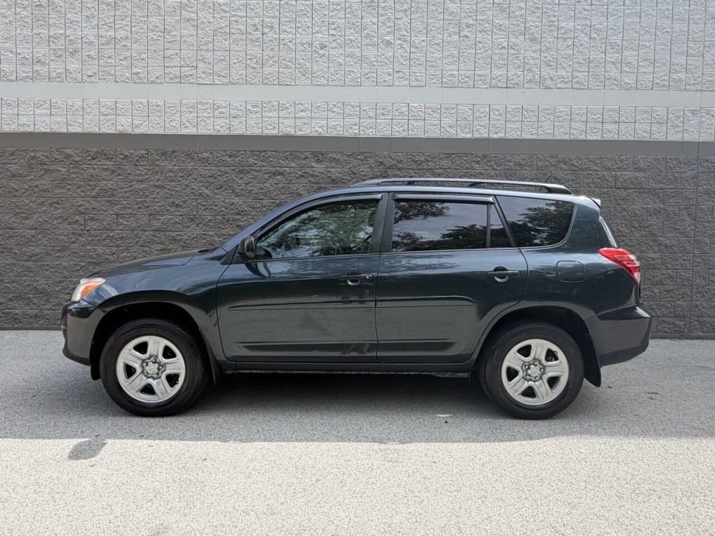 2011 Toyota Rav4 Image 2