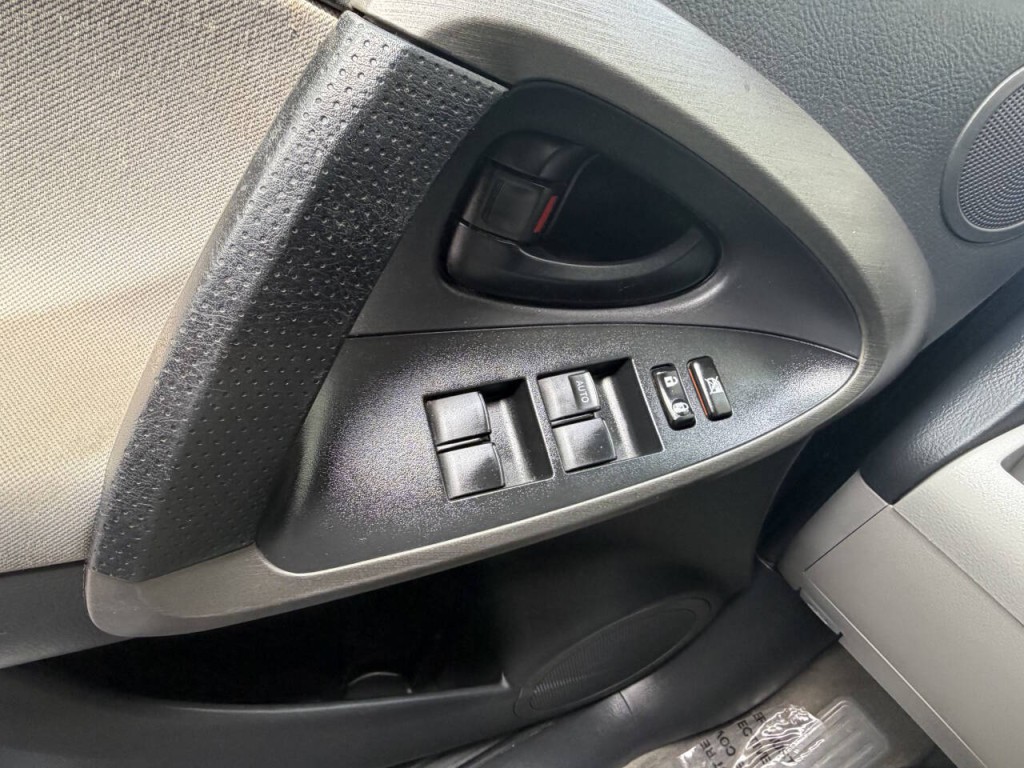 2011 Toyota Rav4 Image 5