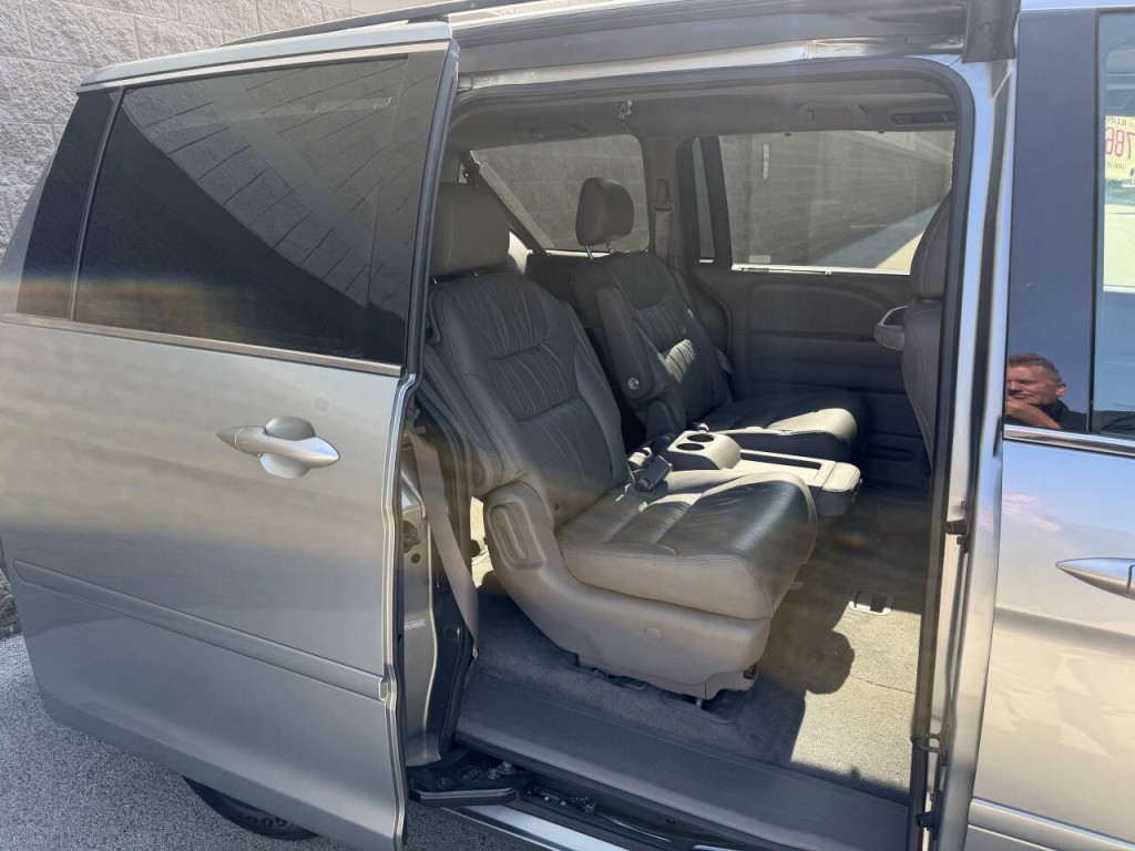 2008 Honda Odyssey Image 10
