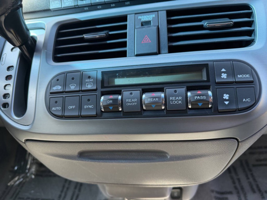 2008 Honda Odyssey Image 14