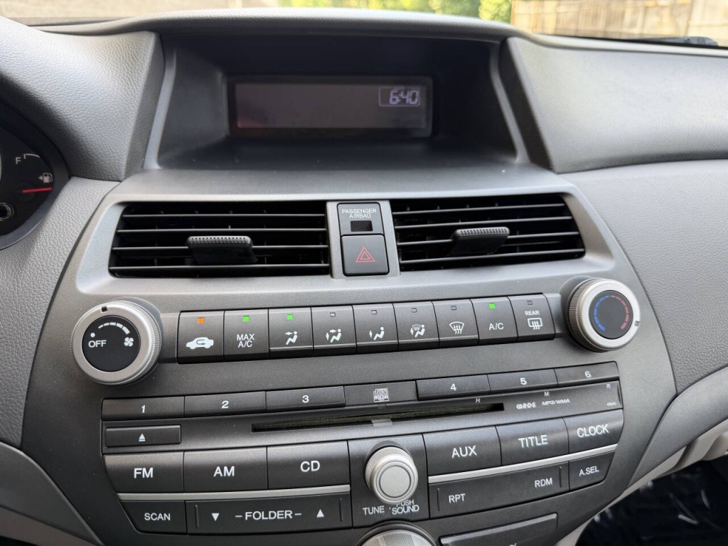 2008 Honda Accord Image 16