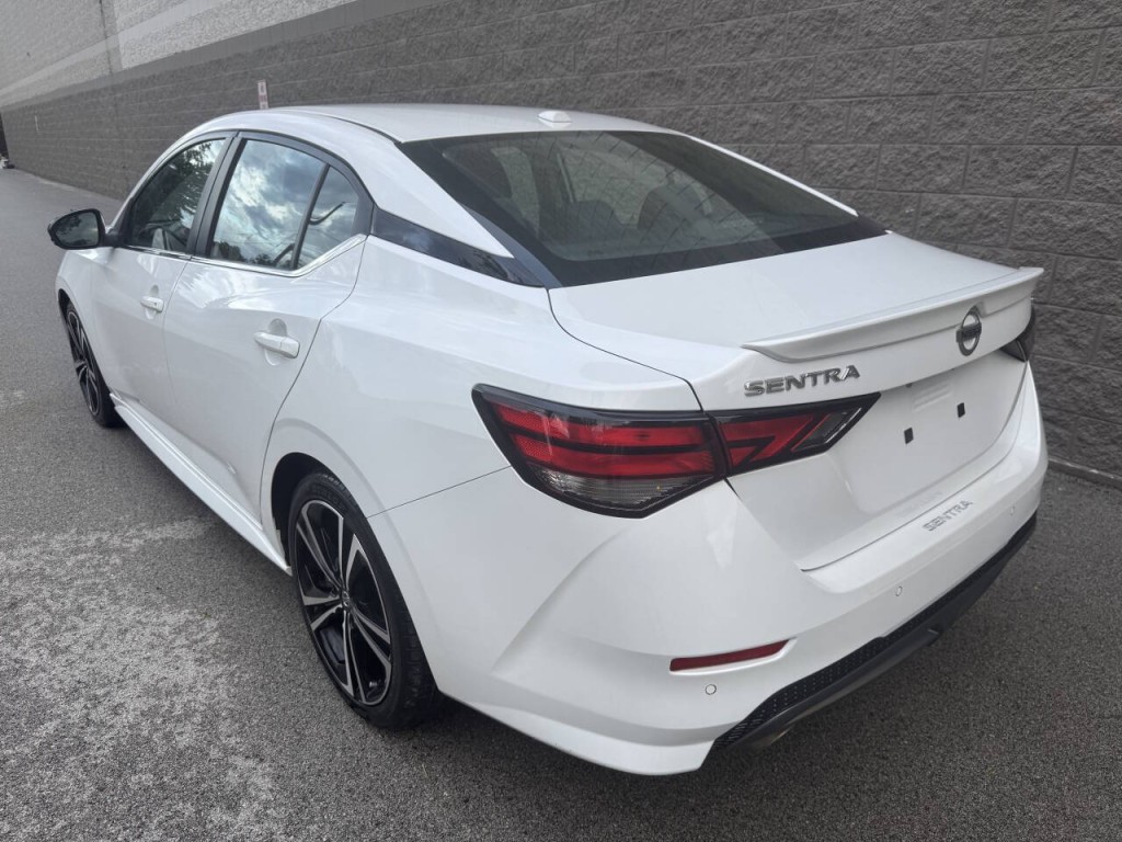 2021 Nissan Sentra Image 3