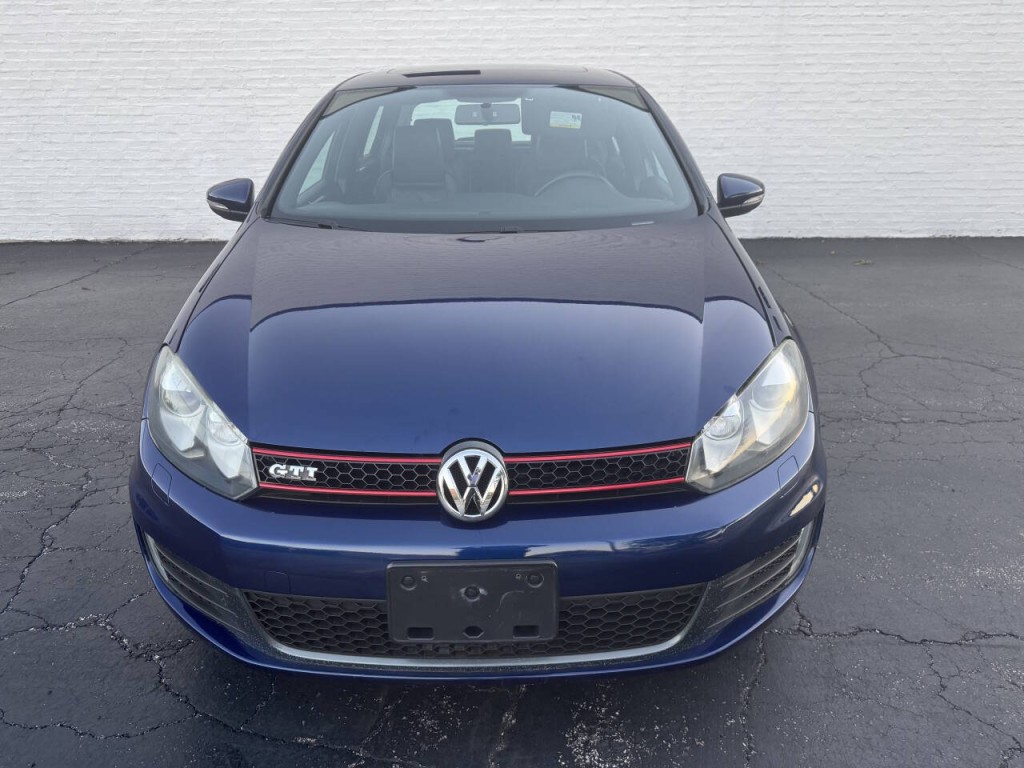 2011 Volkswagen GTI Image 3