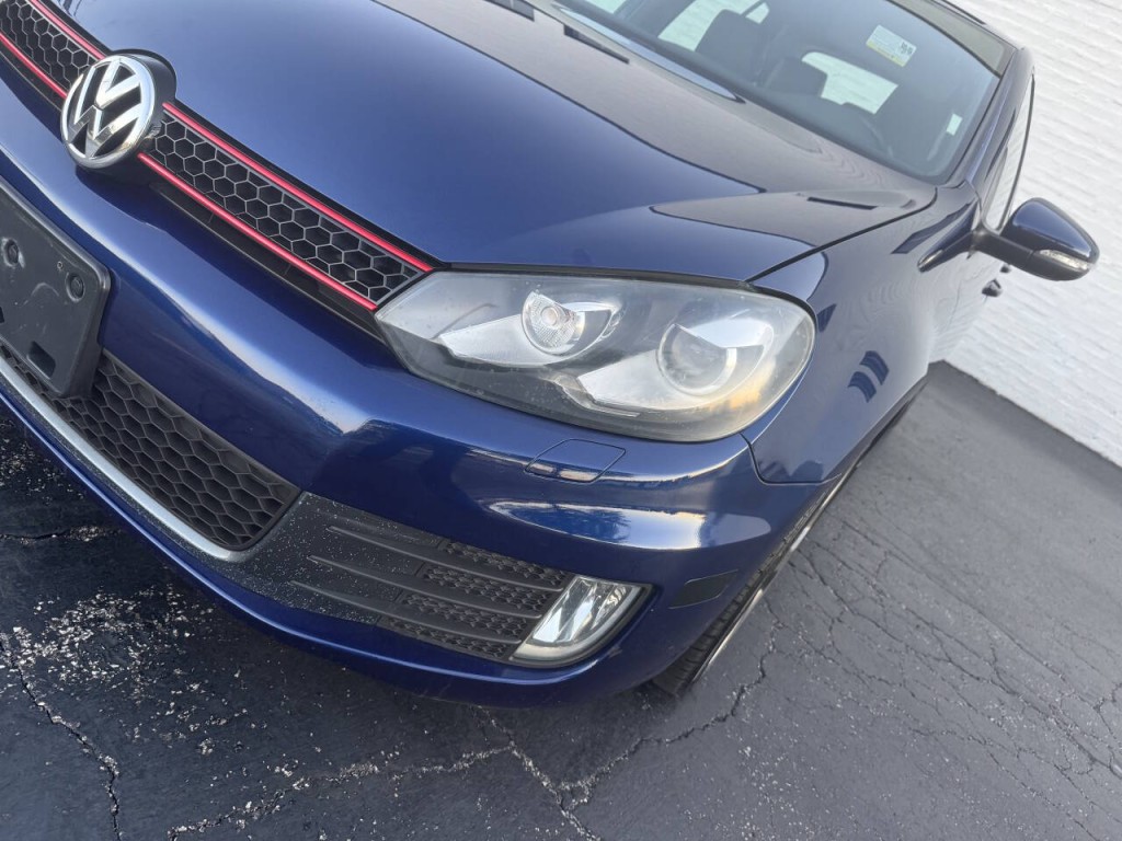 2011 Volkswagen GTI Image 6