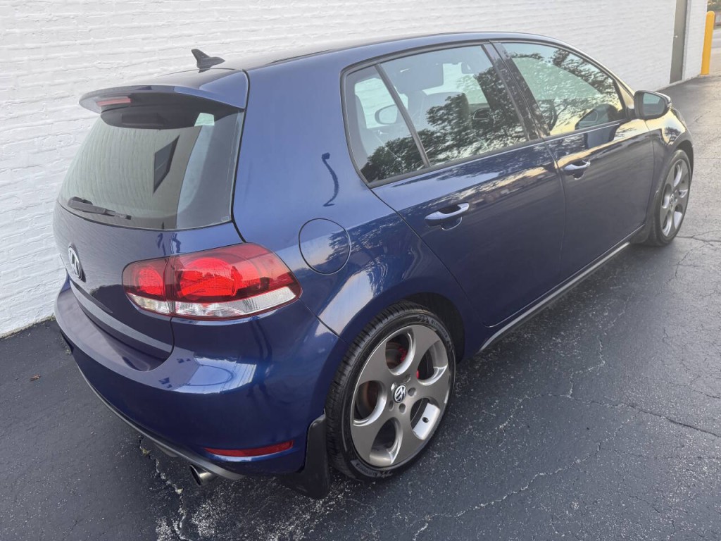 2011 Volkswagen GTI Image 8