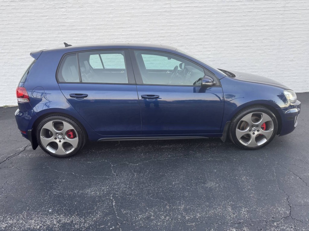 2011 Volkswagen GTI Image 10