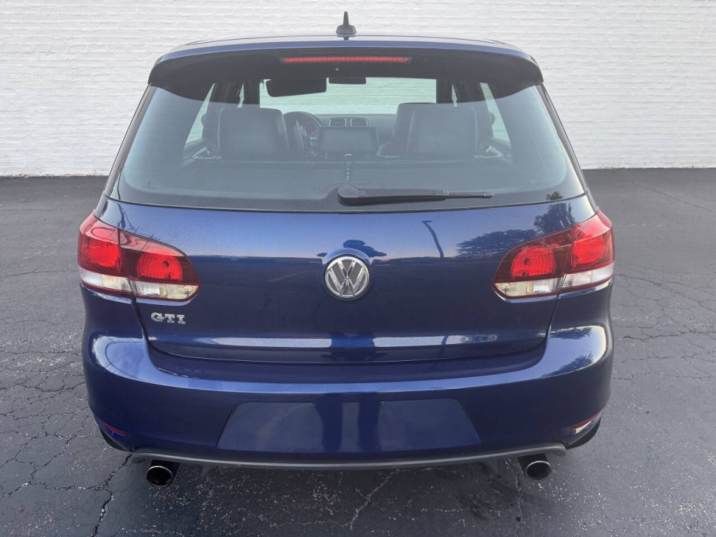 2011 Volkswagen GTI Image 13